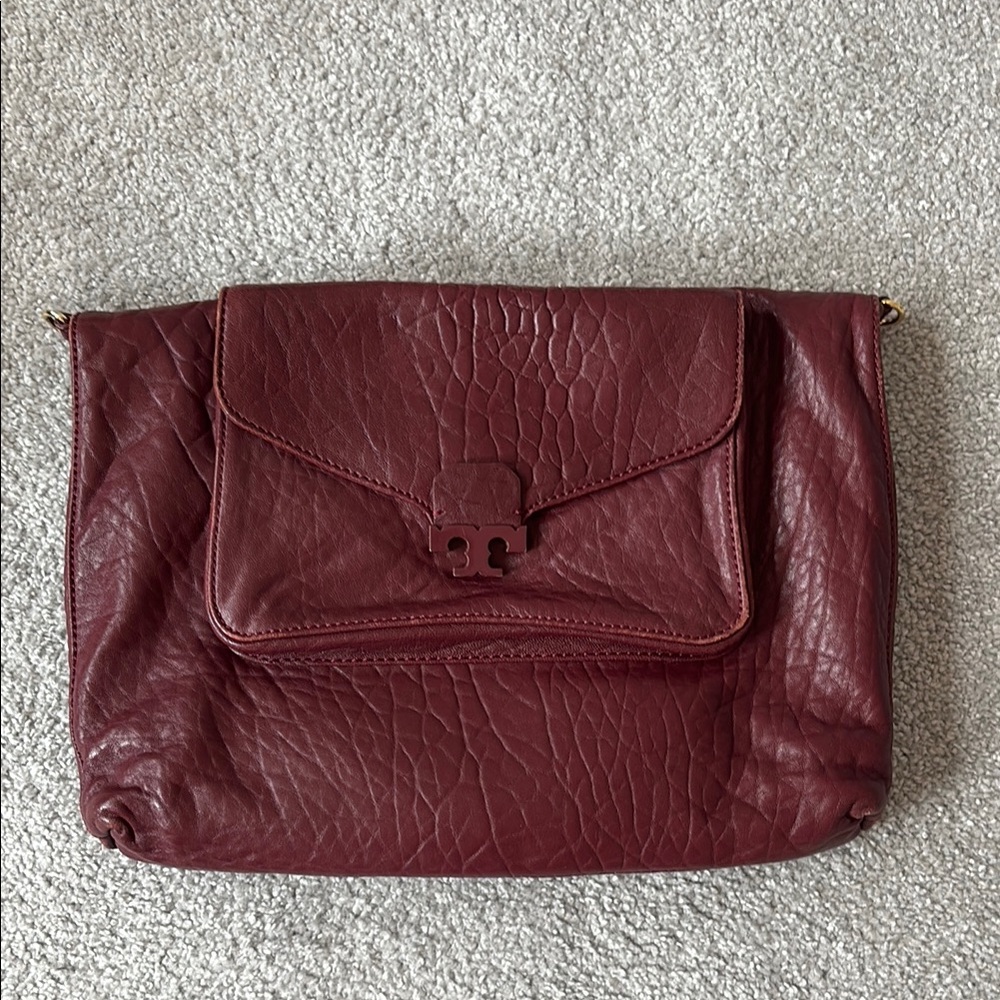 Elegant Burgundy Leather Clutch